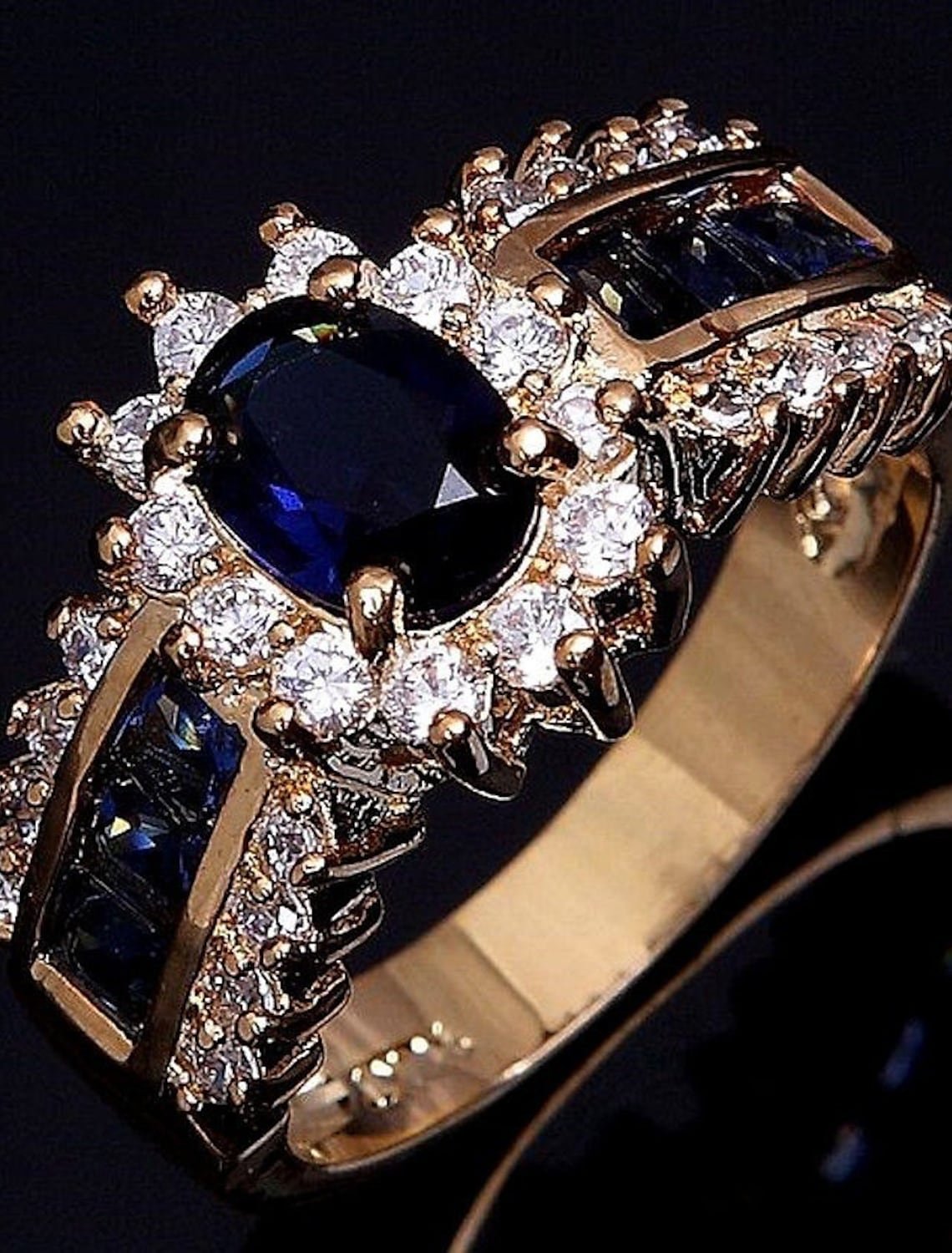 Мужской перстень с сапфиром