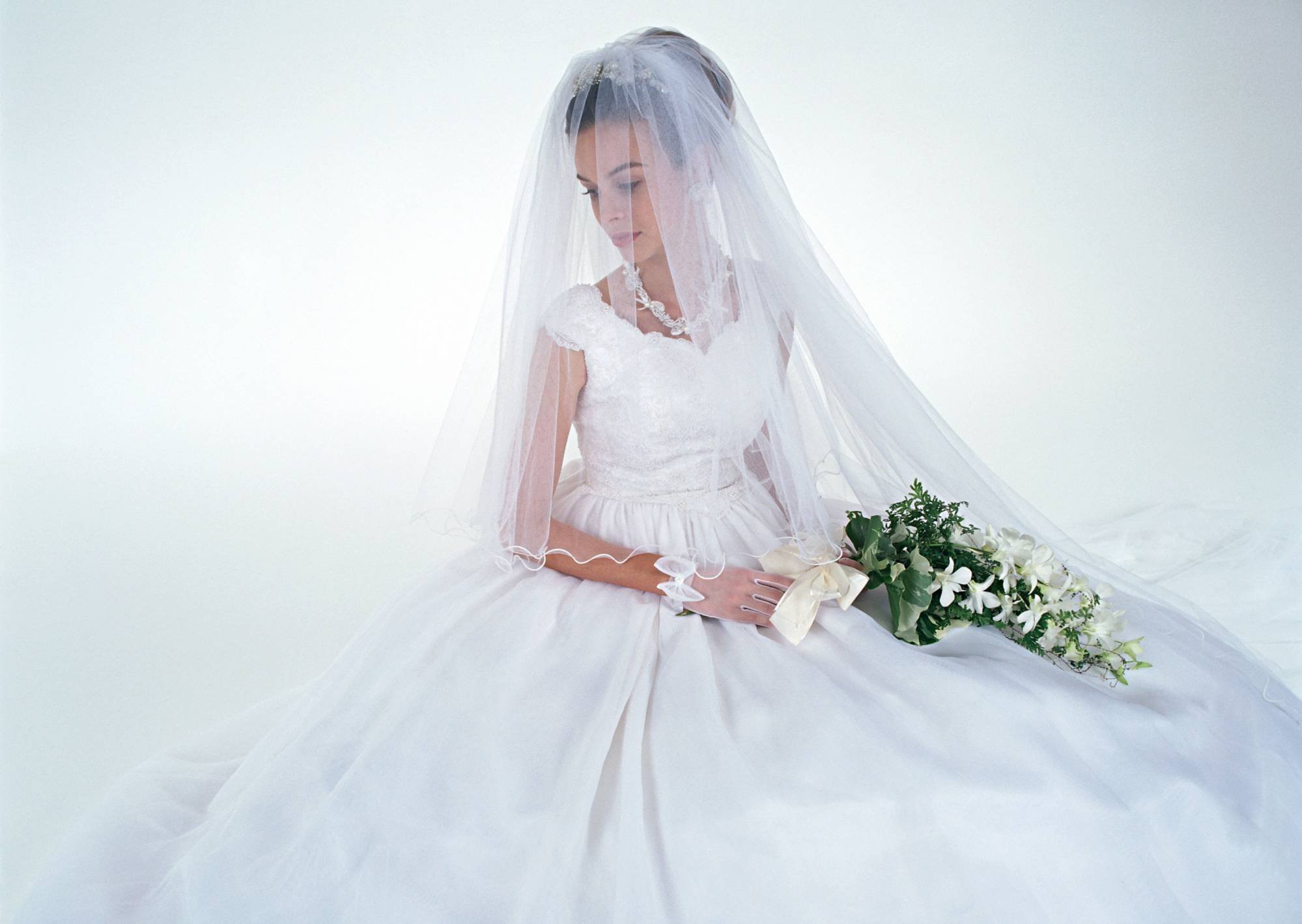 Видеть себя невестой в свадебном