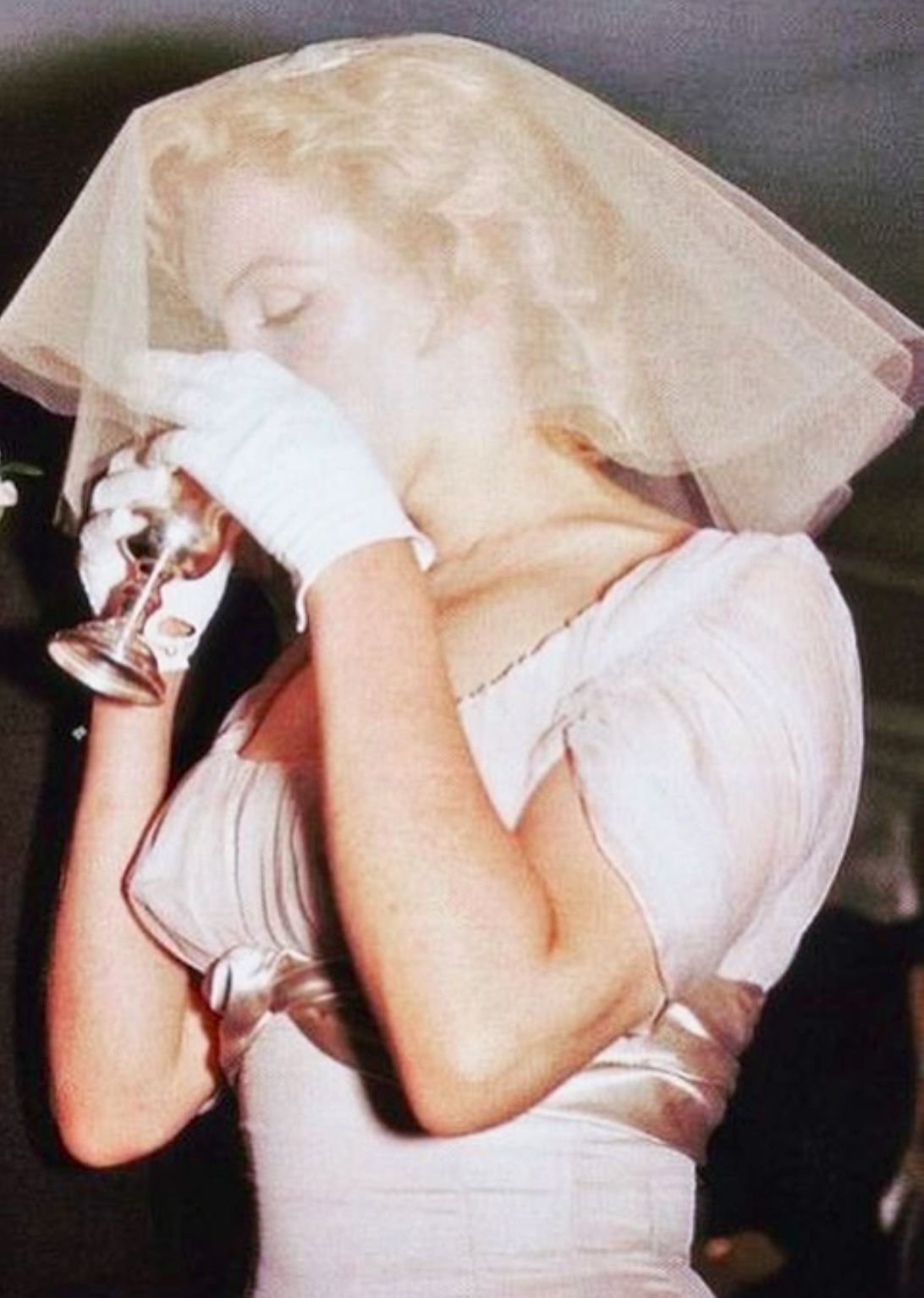 Мэрилин Монро в свадебном платье