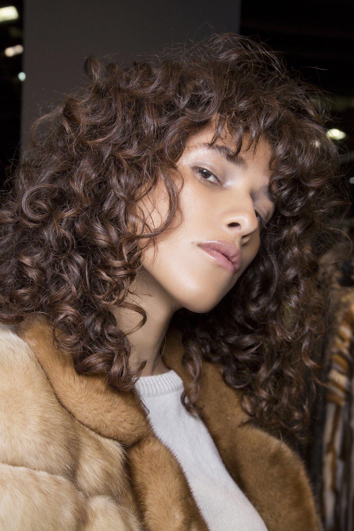 Завивка с челкой