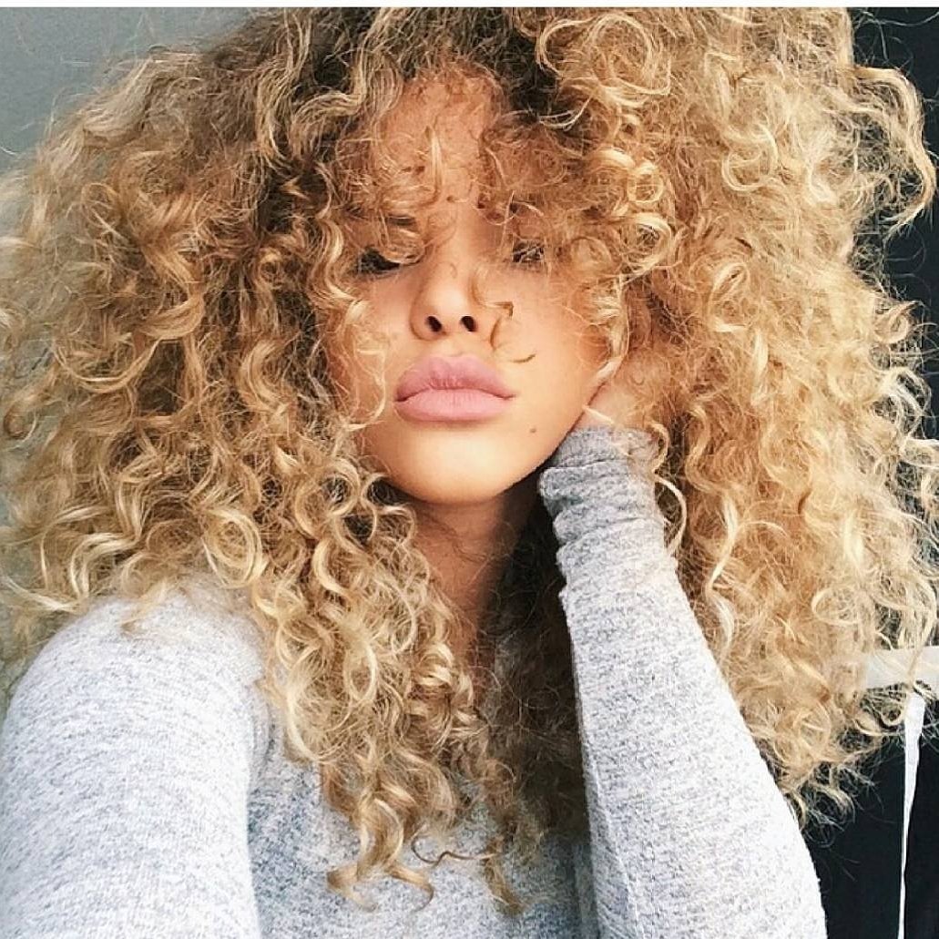 Балаяж на темные вьющиеся волосы