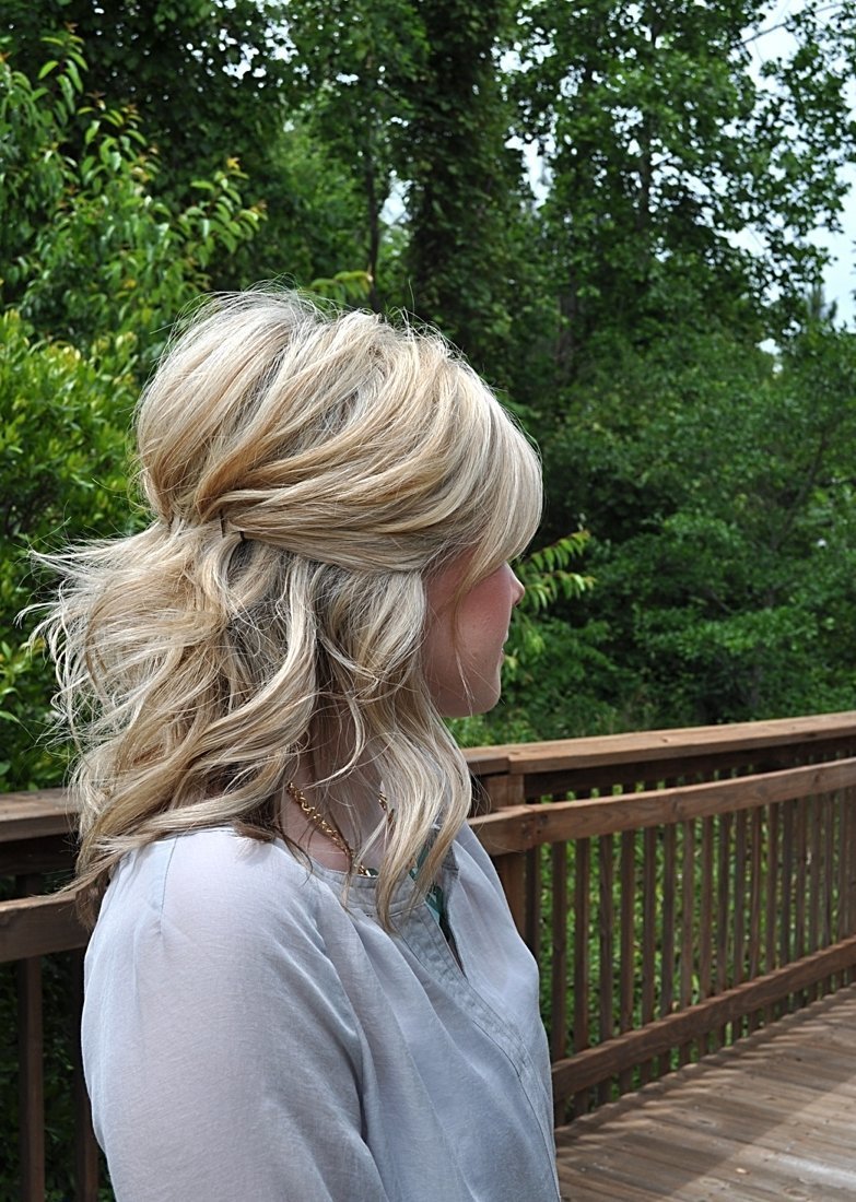 Причёска с прядями по бокам