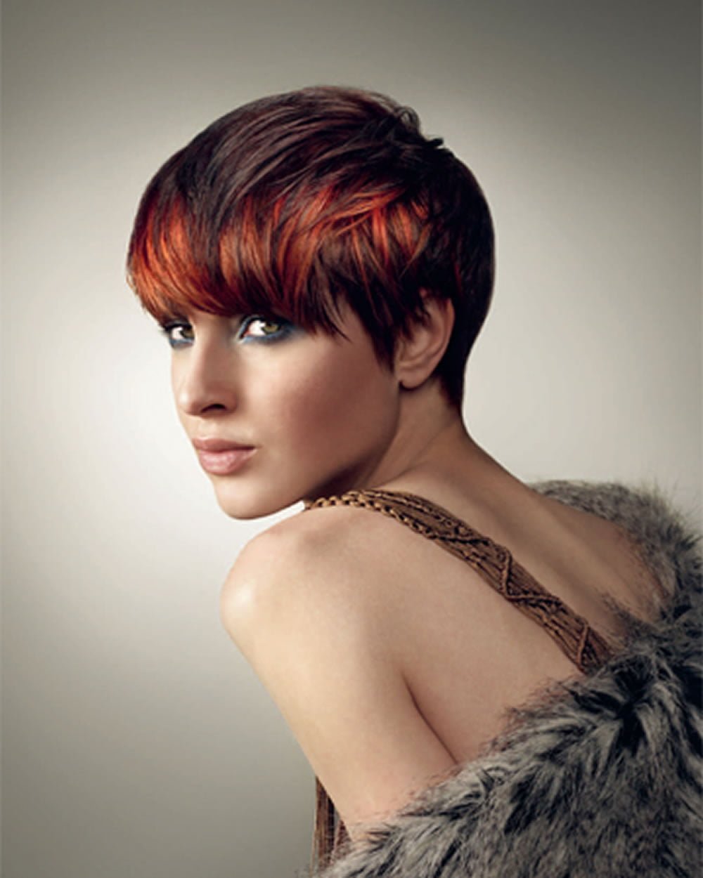 Каре Боб градуированное мелирование