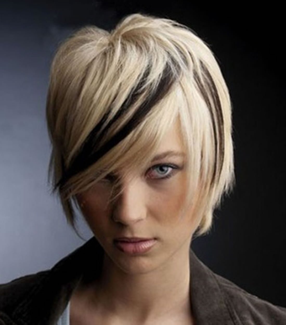 Короткие стрижки с прядками