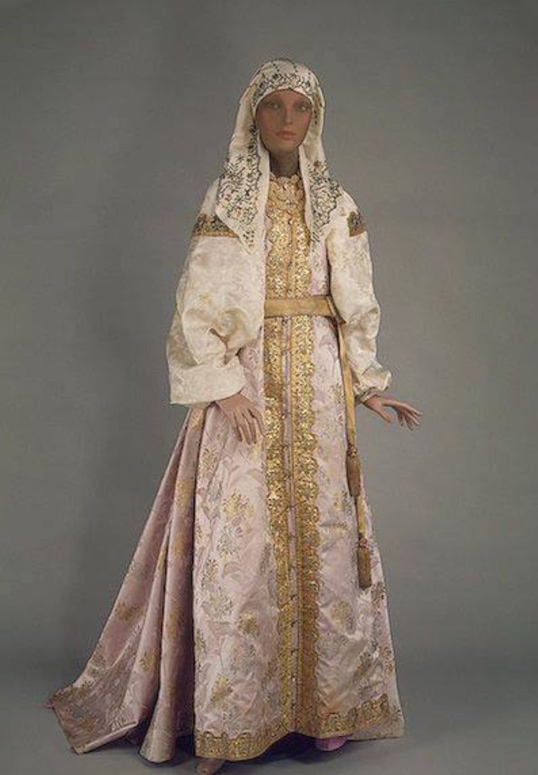 Старинные русские платья