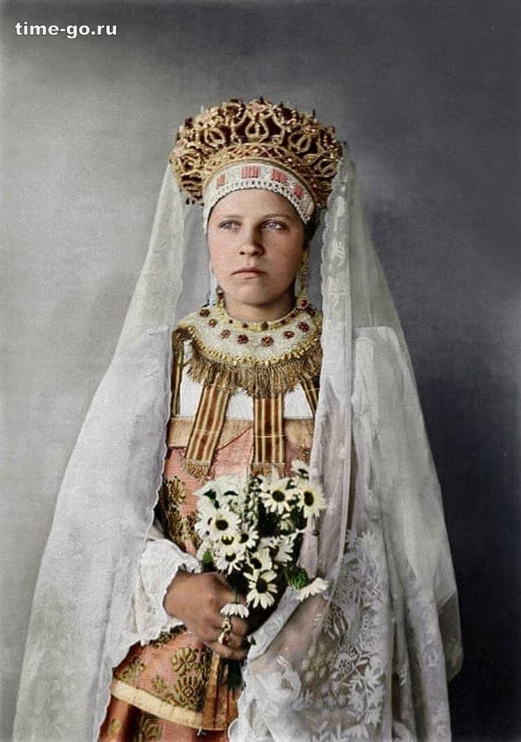 Старинный свадебный костюм