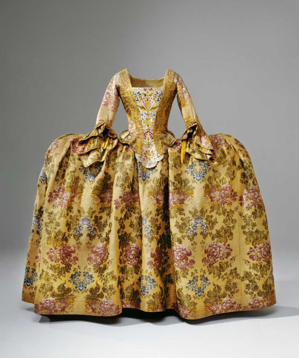 Уральский женской свадебный костюм