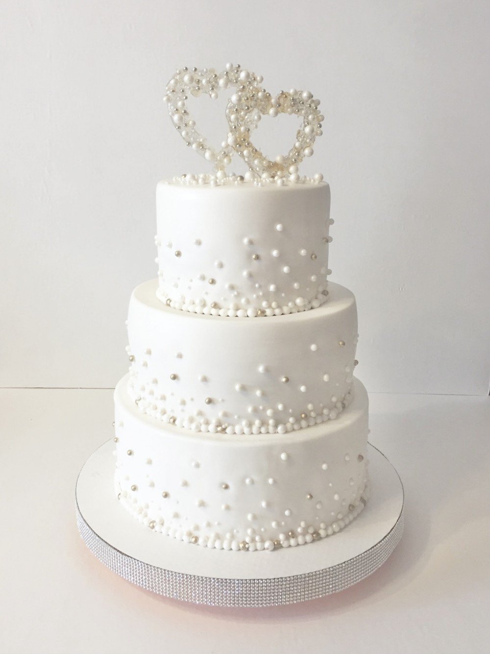 Свадебный торт с бусинками