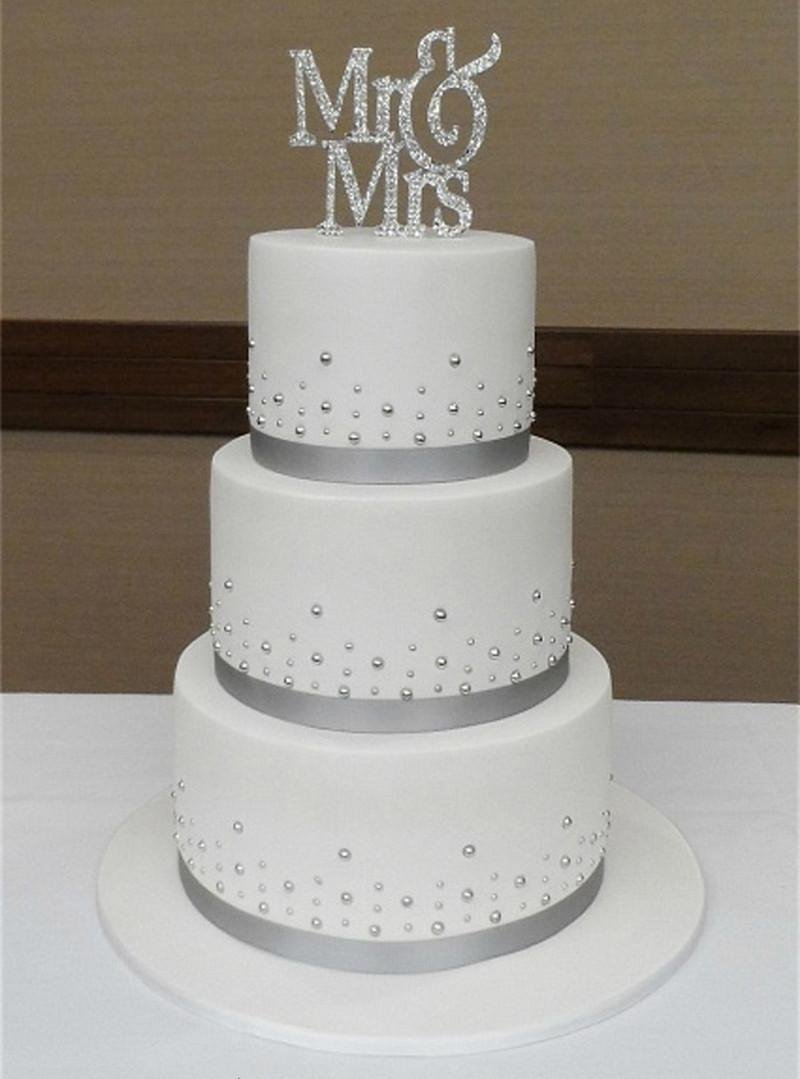 Торт с мелкими цветочками