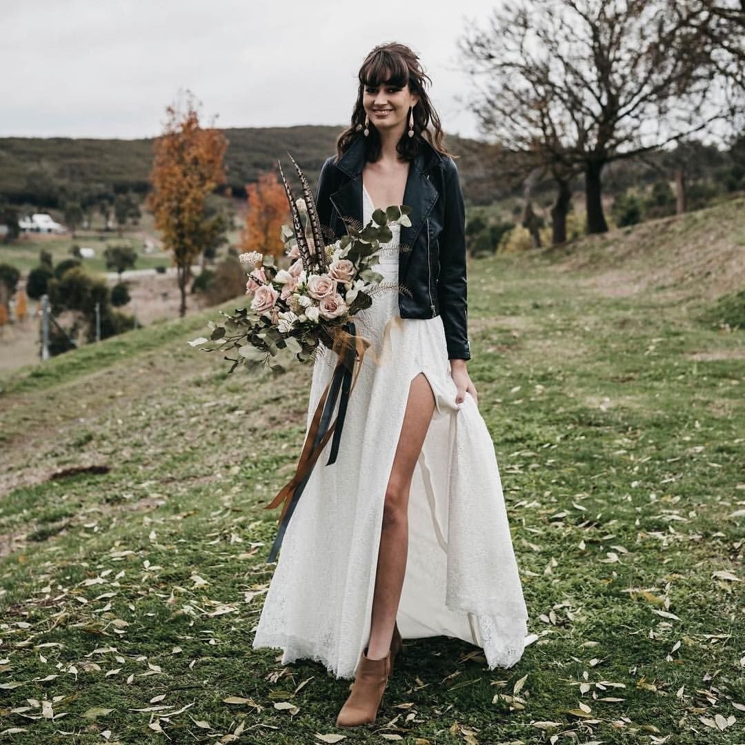 Свадебное платье с кедами