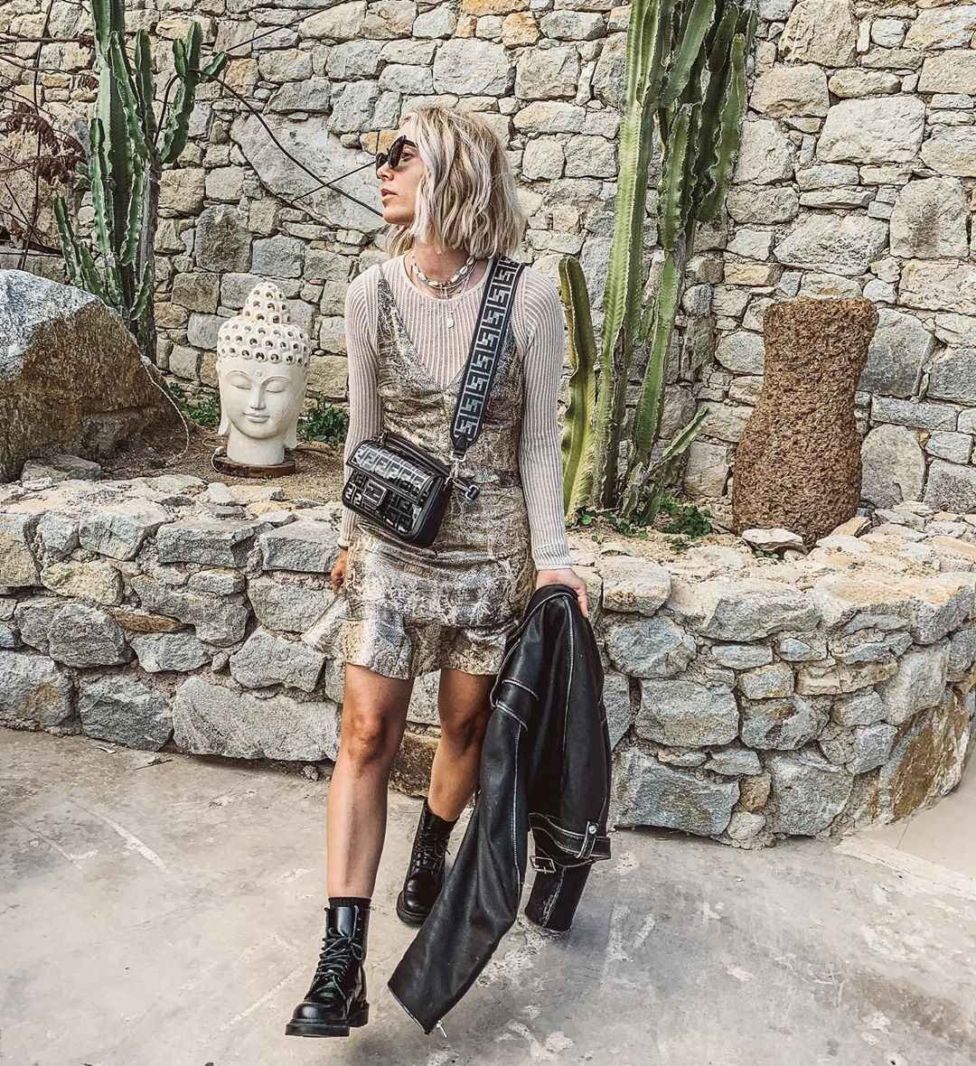 Фотосессия в свадебном платье пары