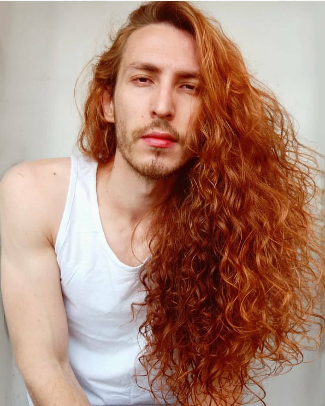 Рыжая блогер. Кристиан Брага. Длинные рыжие волосы. Парни с длинными волосами. Мужчина с длинными рыжими волосами.