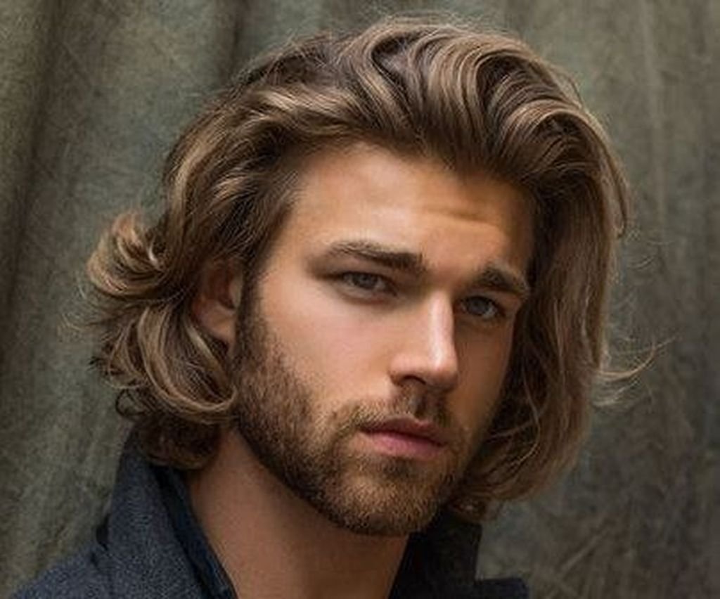 Justus Eisfeld блондин