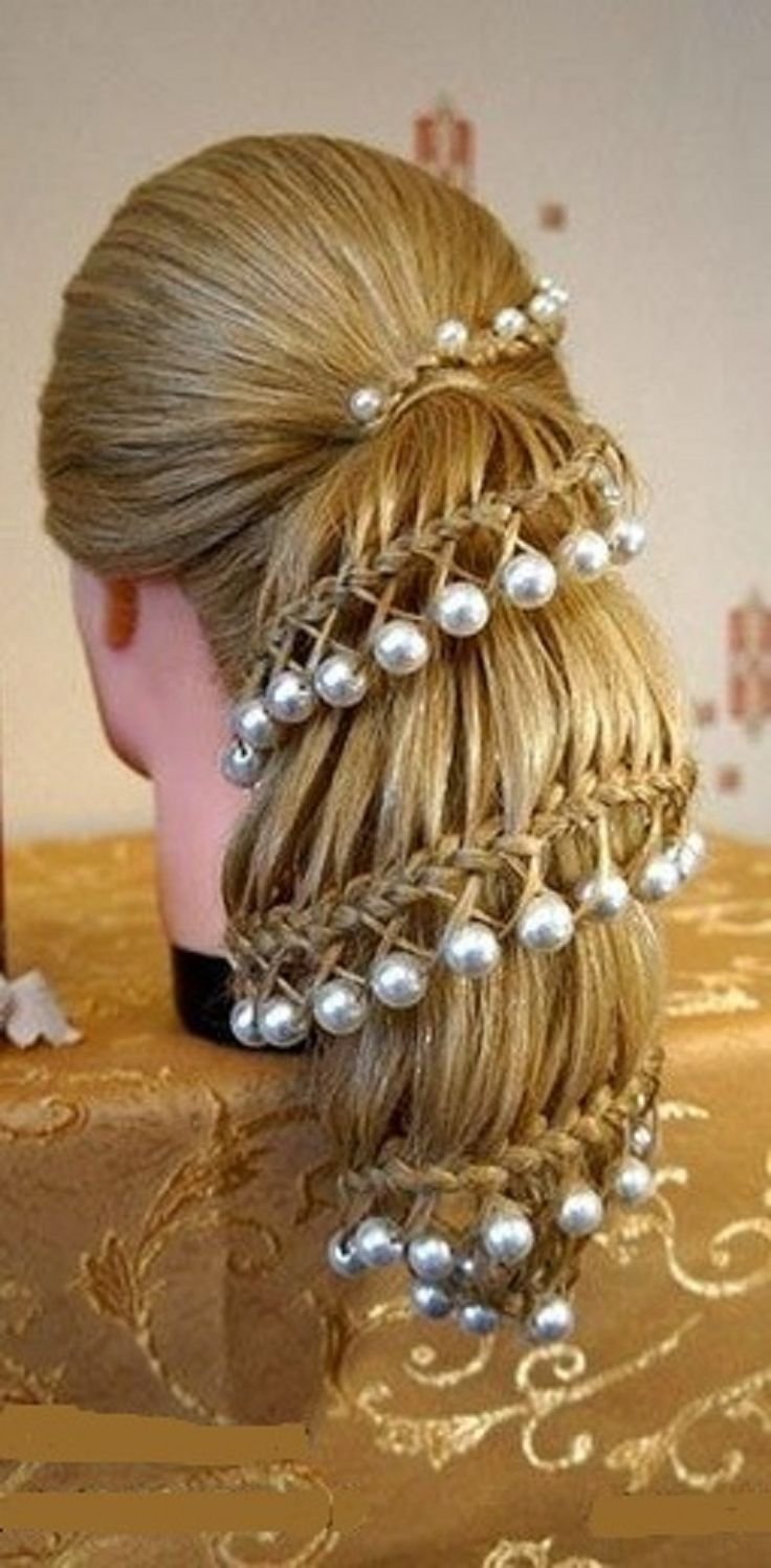 Прически с бусинами