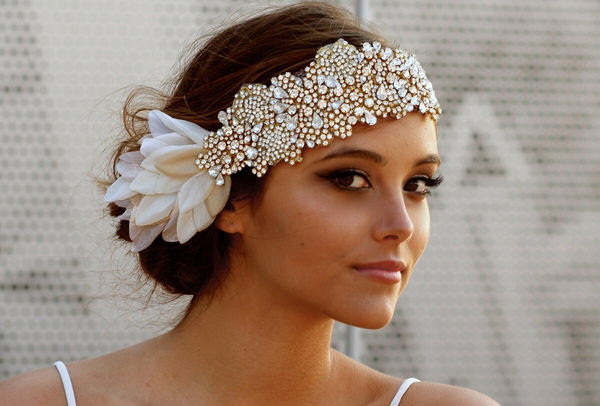 Ободок с желтыми цветами