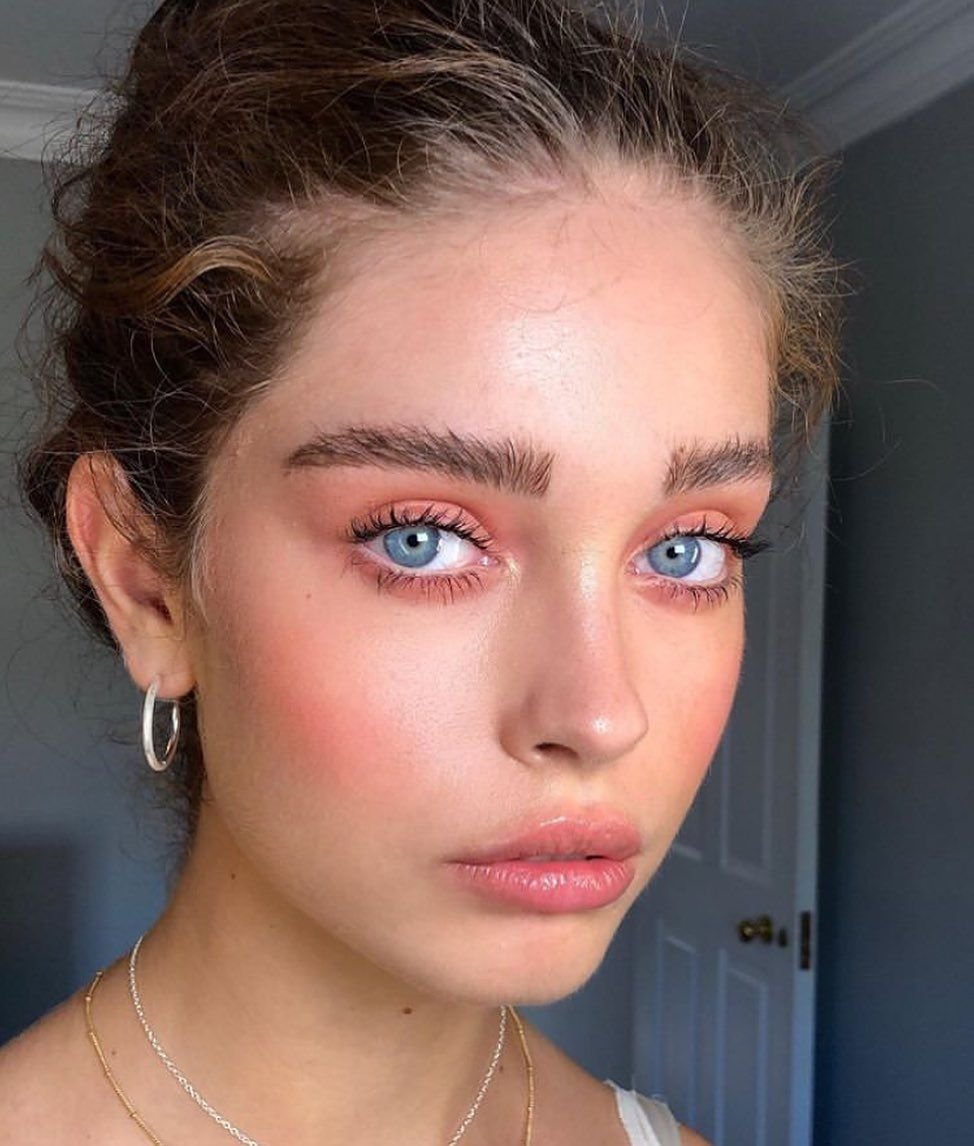 Трендовые брови 2022