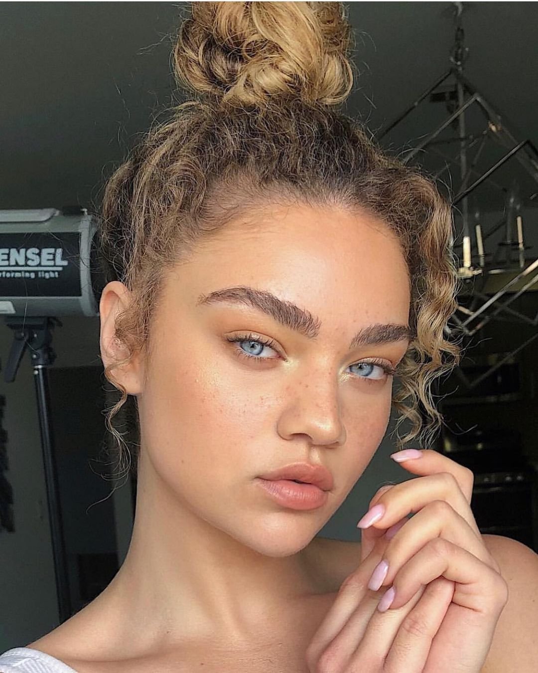 Модные брови 2022