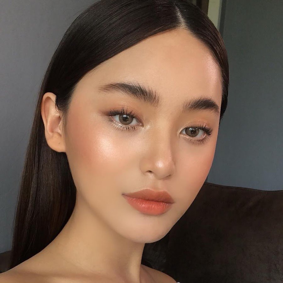 Девушка со стрелками