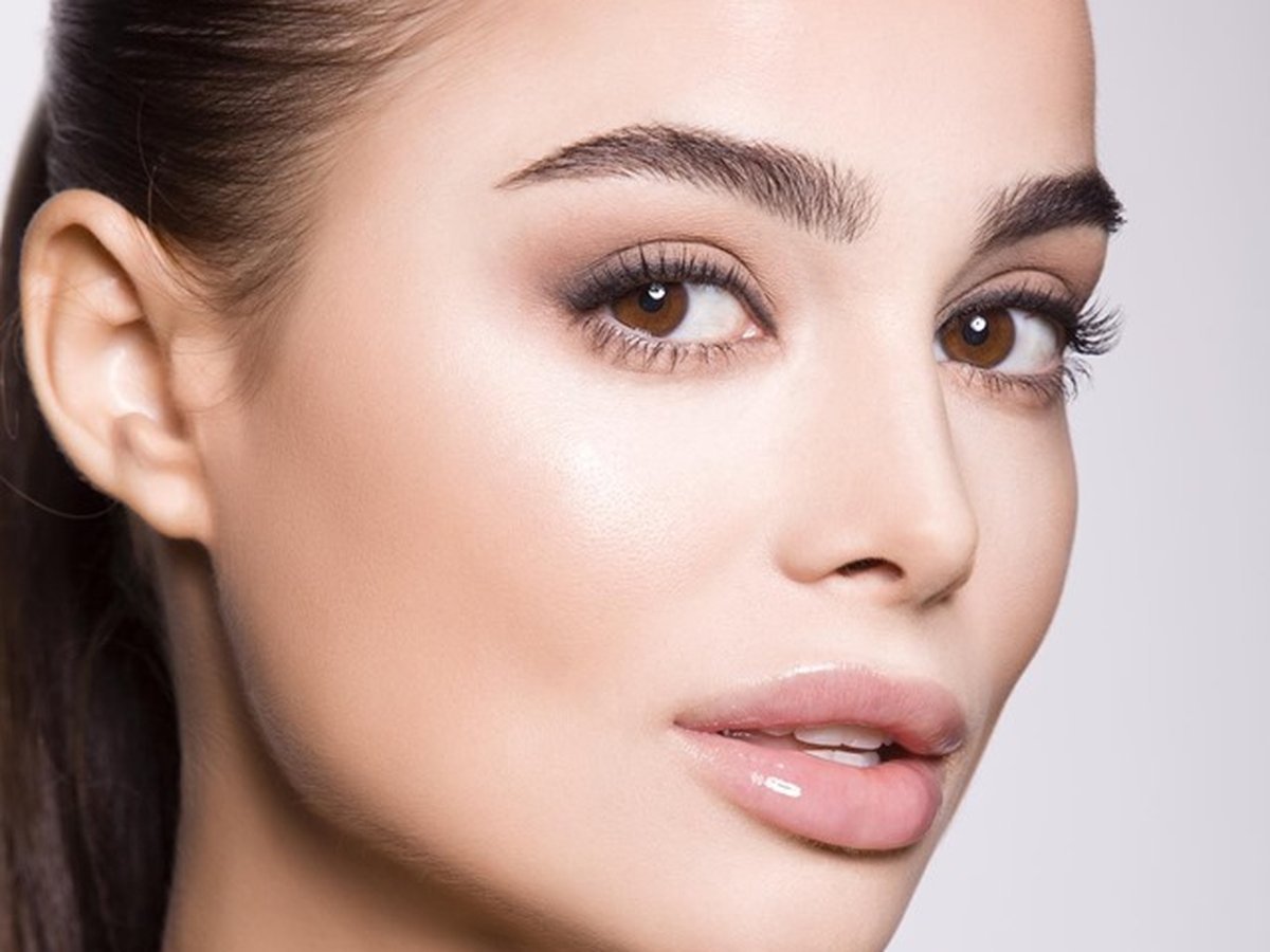 Красивая форма бровей