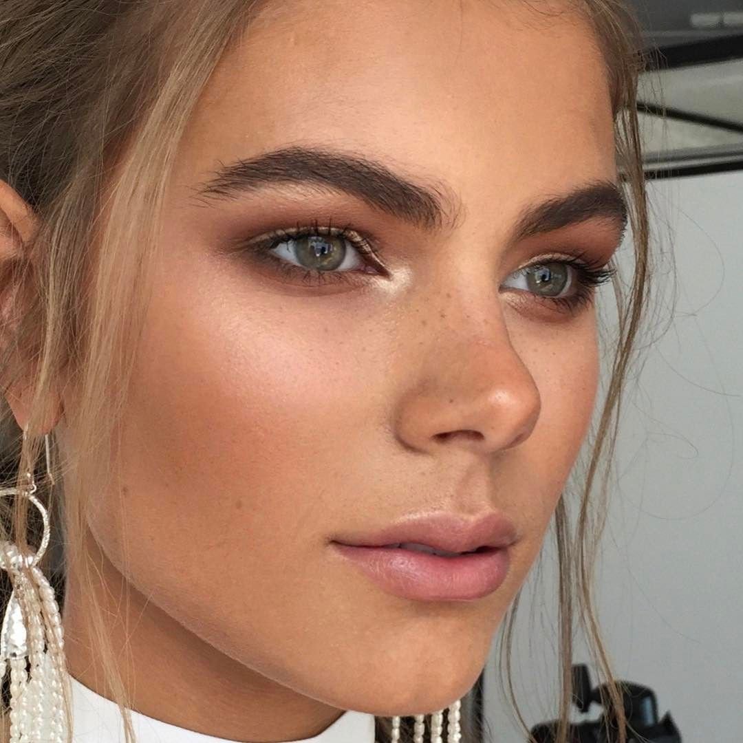 Белла Хадид брови 2022