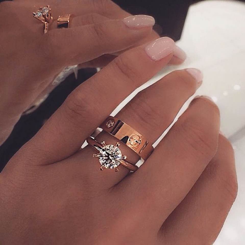 Обручальное кольцо мужское золотое с бриллиантом