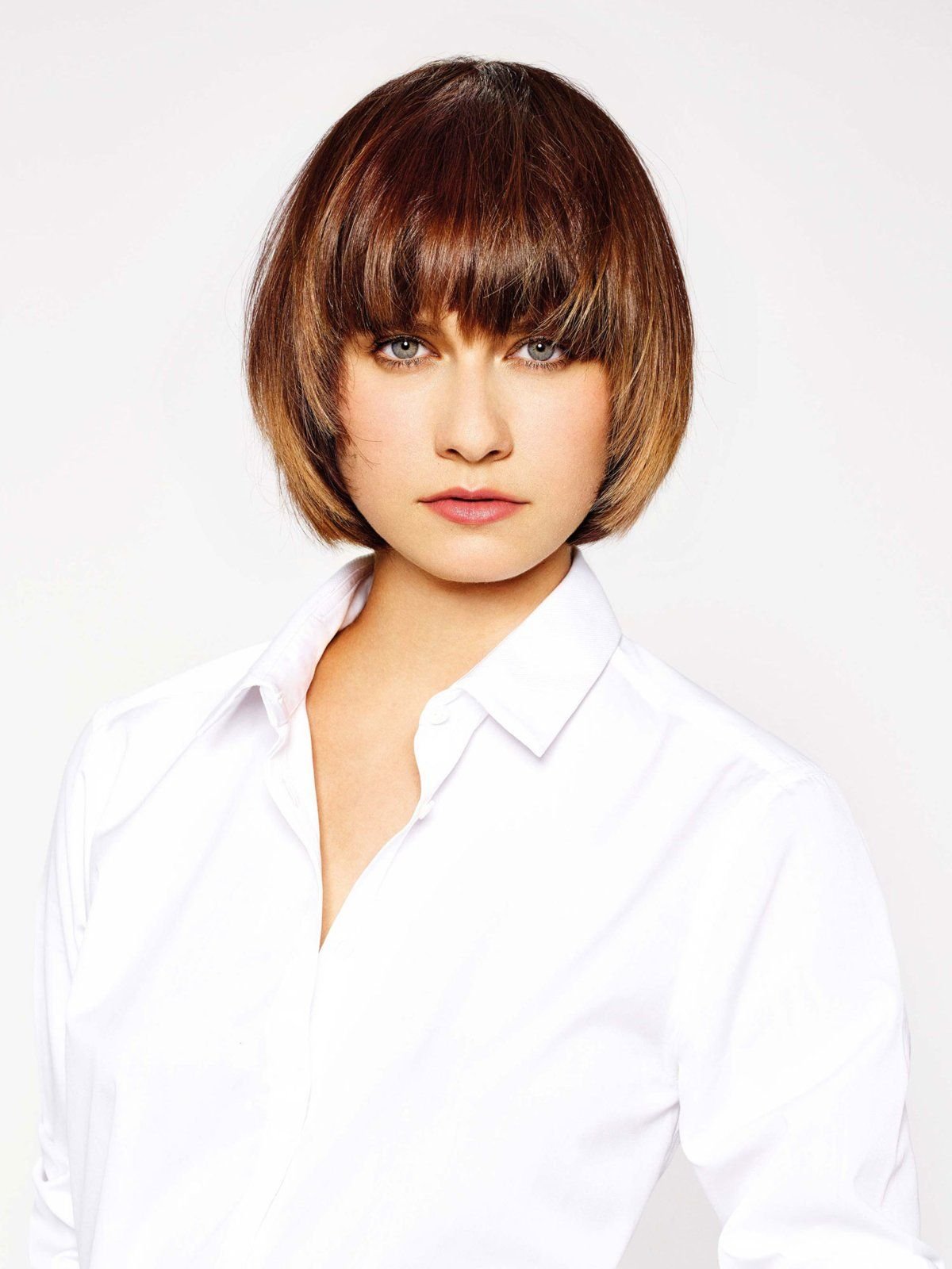 Градуированное Боб каре с рваной челкой