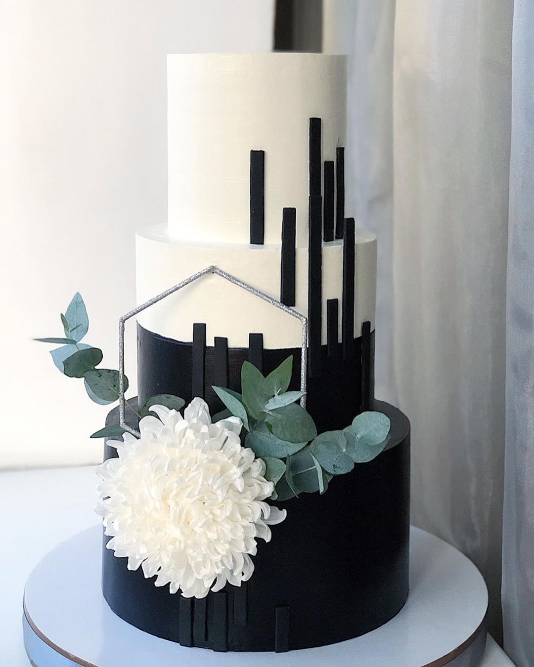 Свадебный торт двухъярусный Минимализм