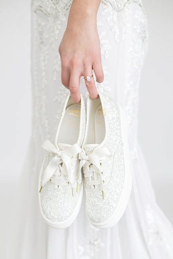 Свадебное платье с кедами