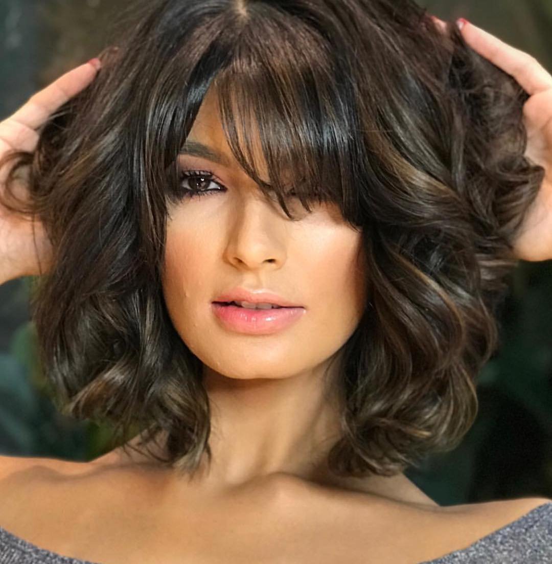 Стрижка каре градуированное на средние кудри