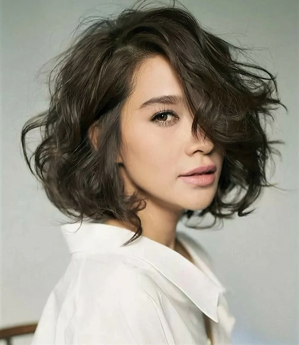 Волнистые волосы у девушек