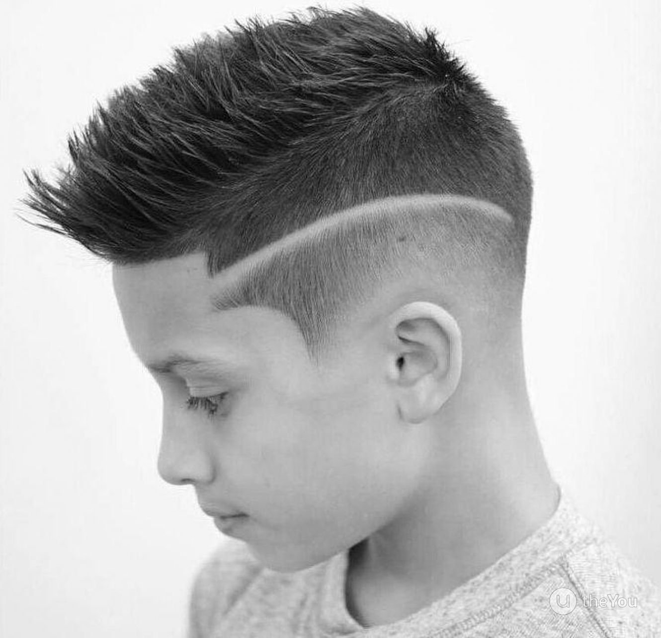 Мальчик волосы 11 лет. Детские стрижки. Причёски для мальчиков. Стрижки для мальчиков. Детские прически для мальчишек модные.