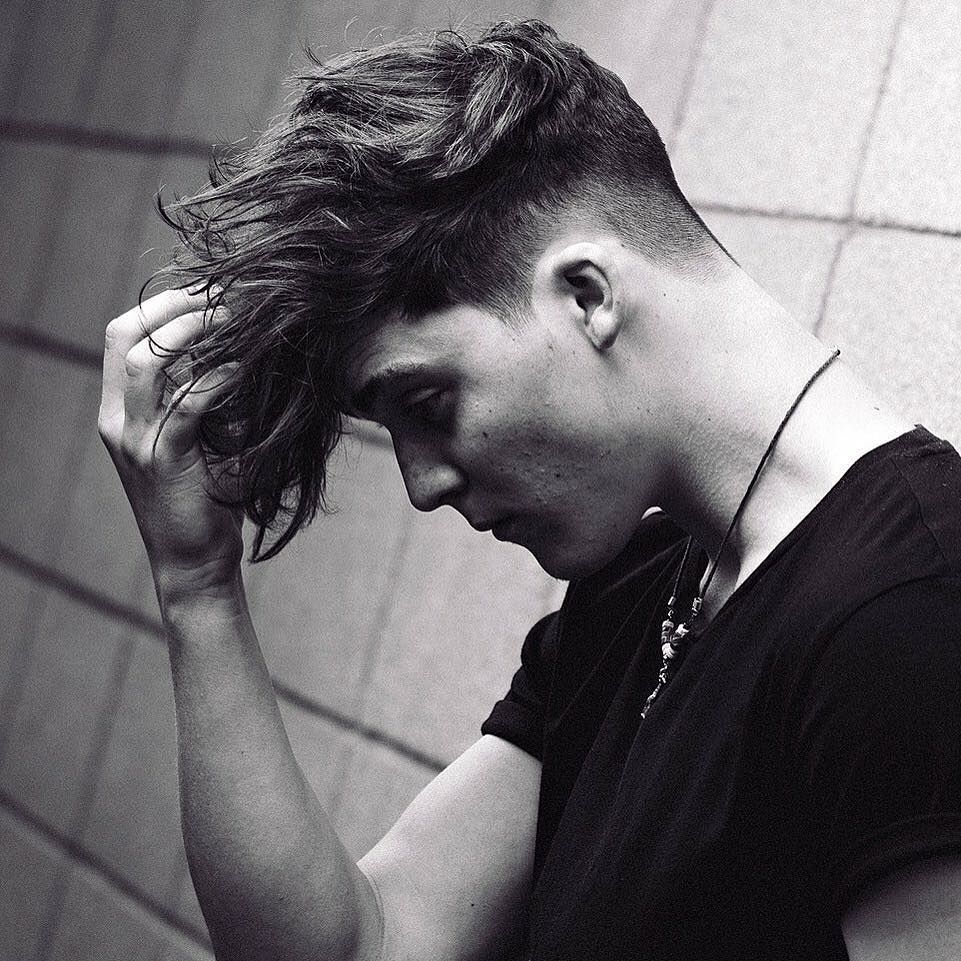 Волосы мужские длинные Middle Part