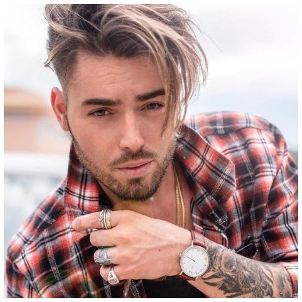 Стрижки для подростков с кудрявыми волосами 2022