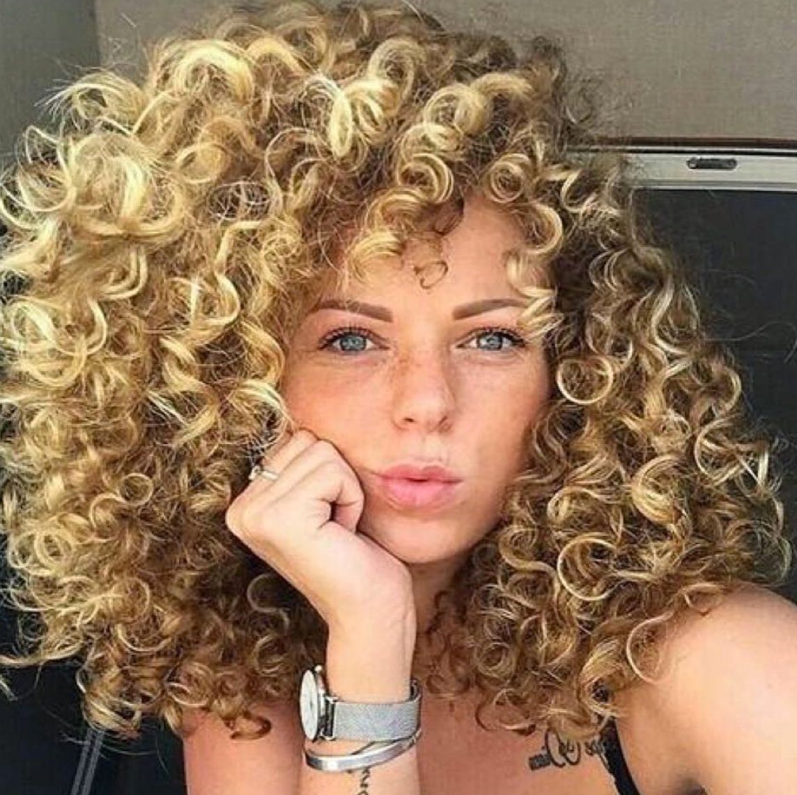 Кудрявые волосы