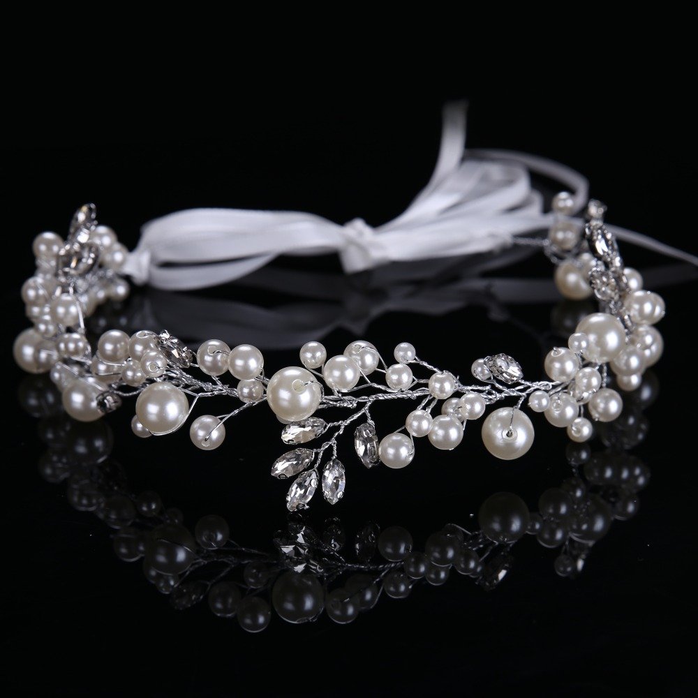 Украшение для волос из бусин