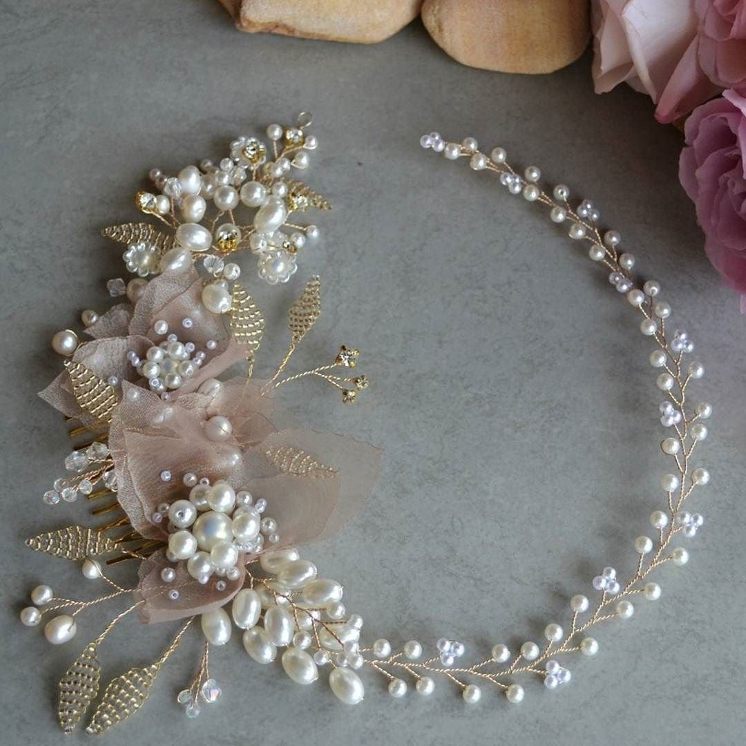 Колье из бисера и бусин свадебное