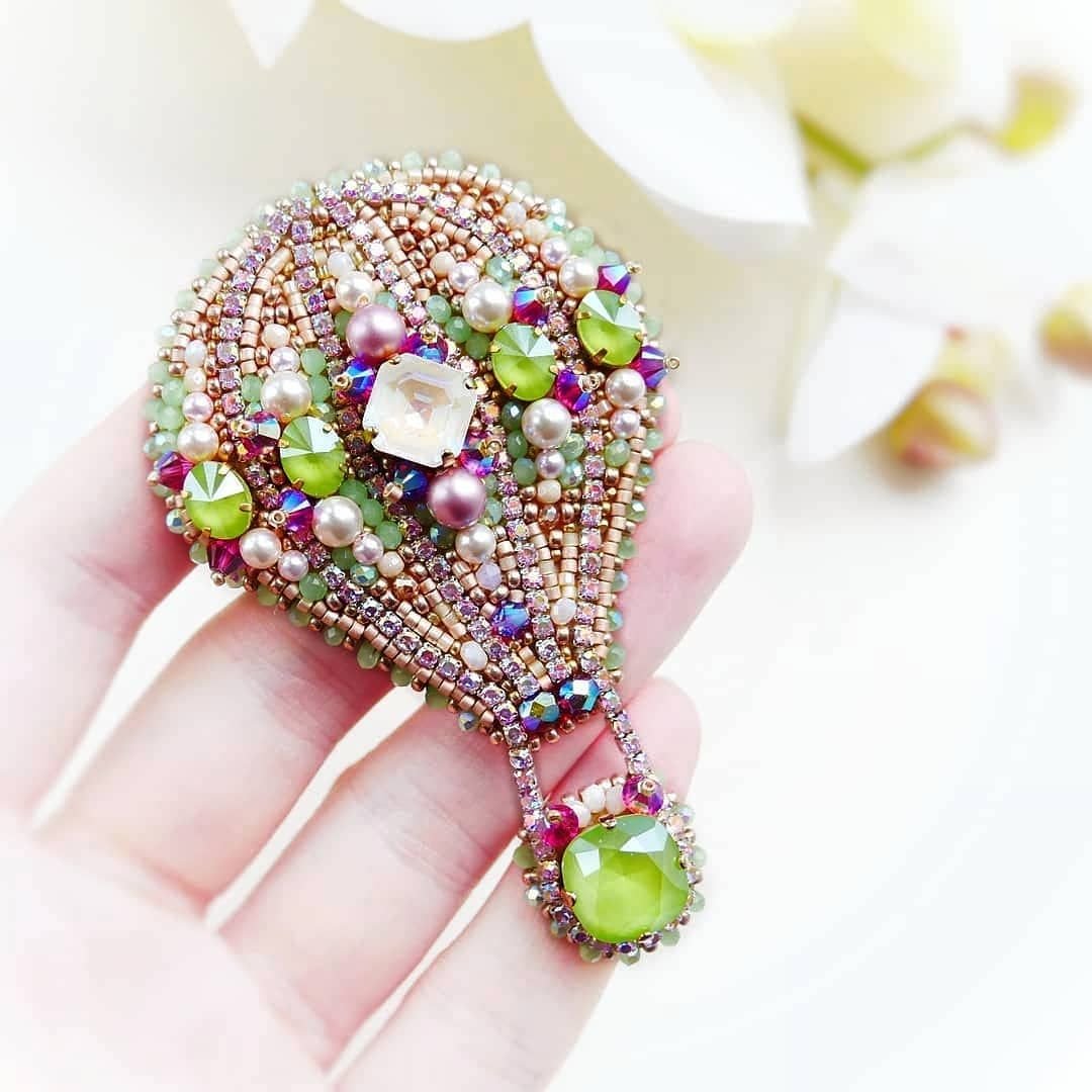 Колье из бисера и бусин свадебное