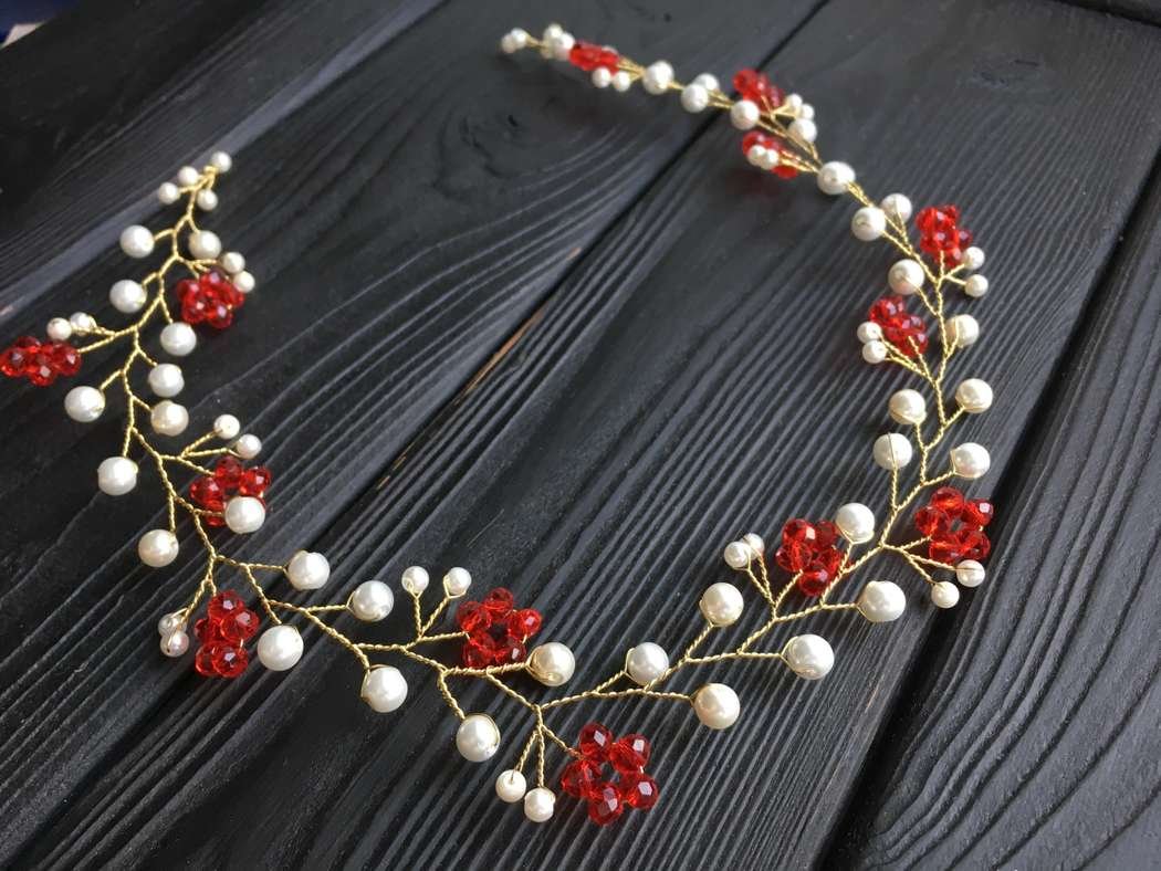 Украшение для волос из бусин