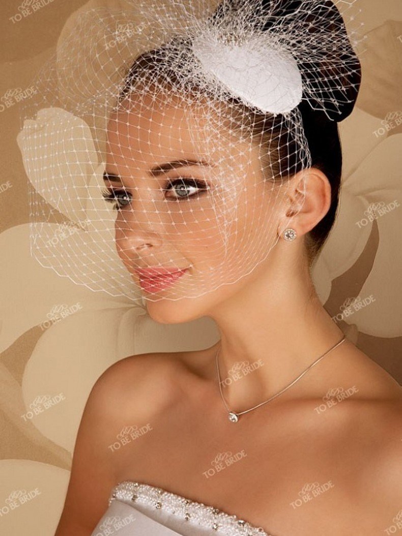 Свадебная шляпка с фатой