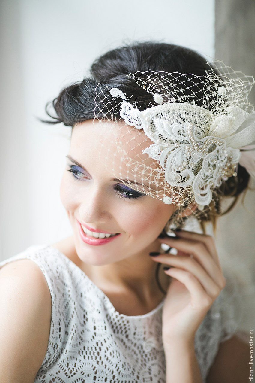 Свадебное платье со шляпкой