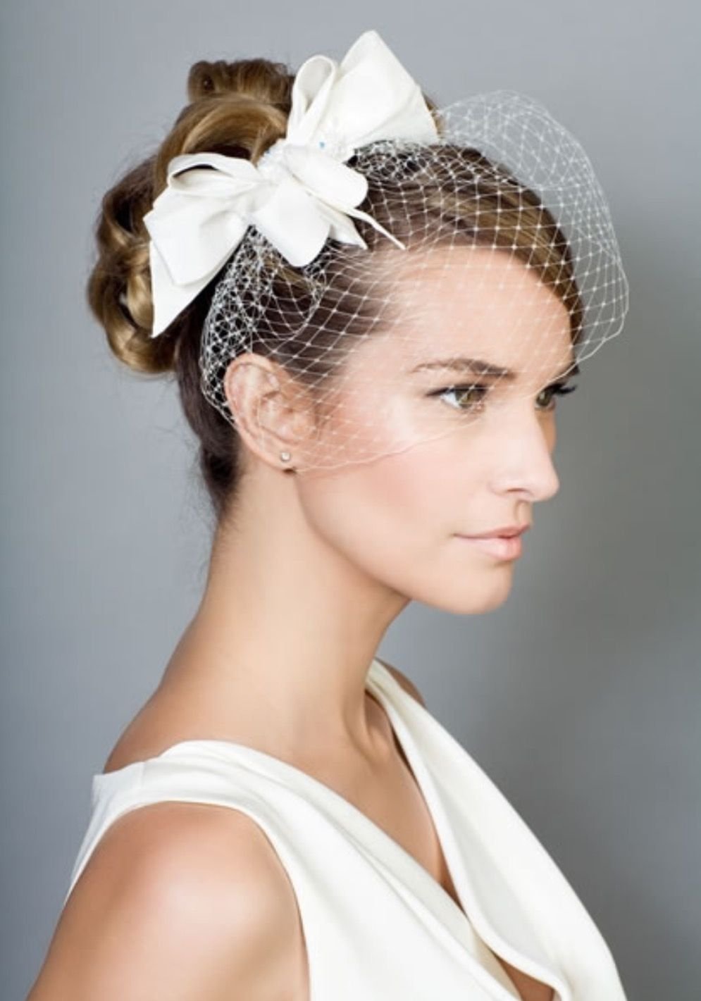 Шляпа с фатой для невесты