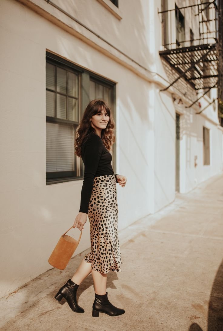 Леопардовая юбка миди 2022