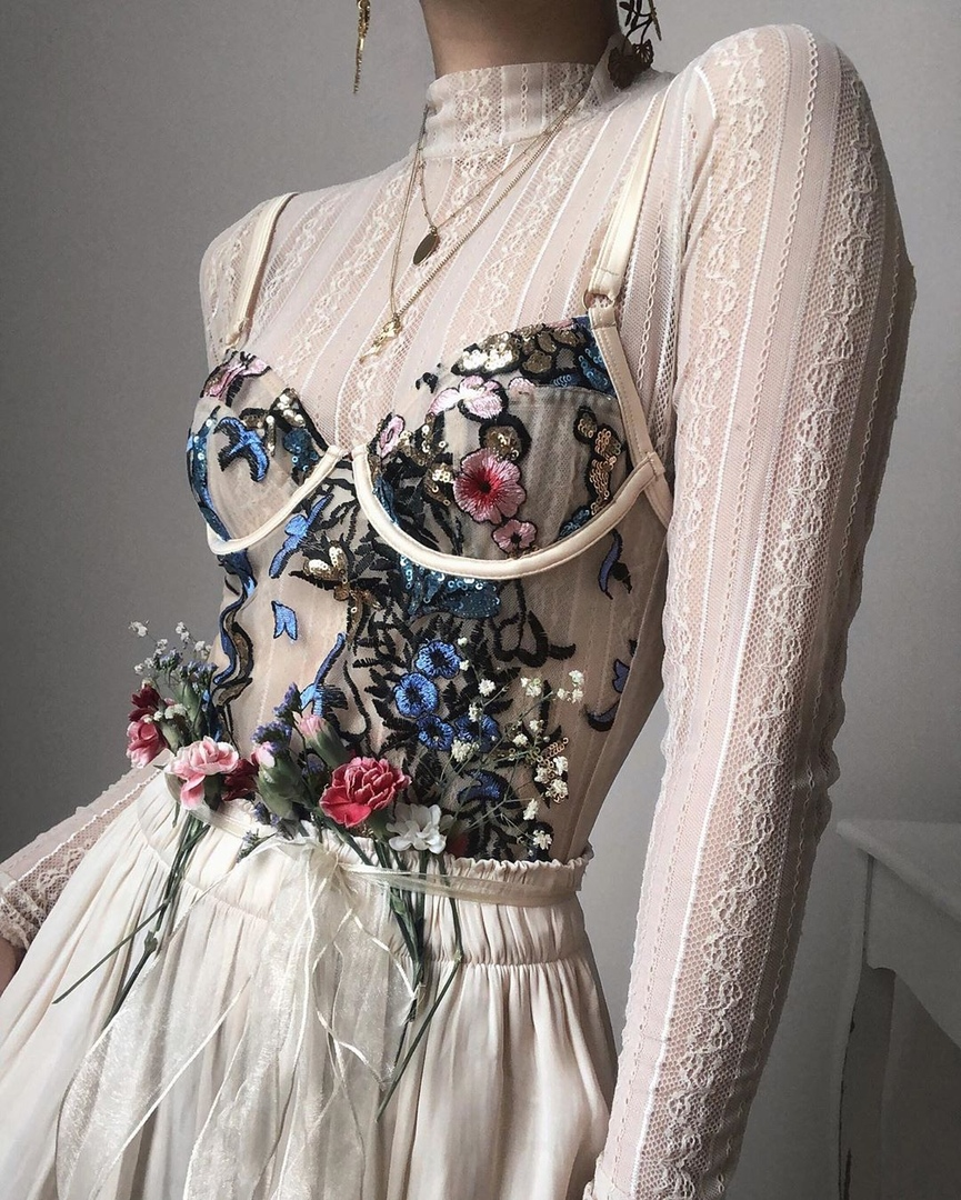 Чёрное платье на выпускной