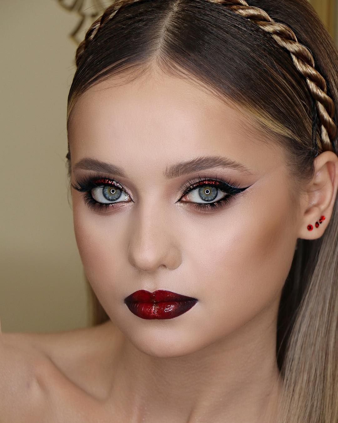 Девушка вамп