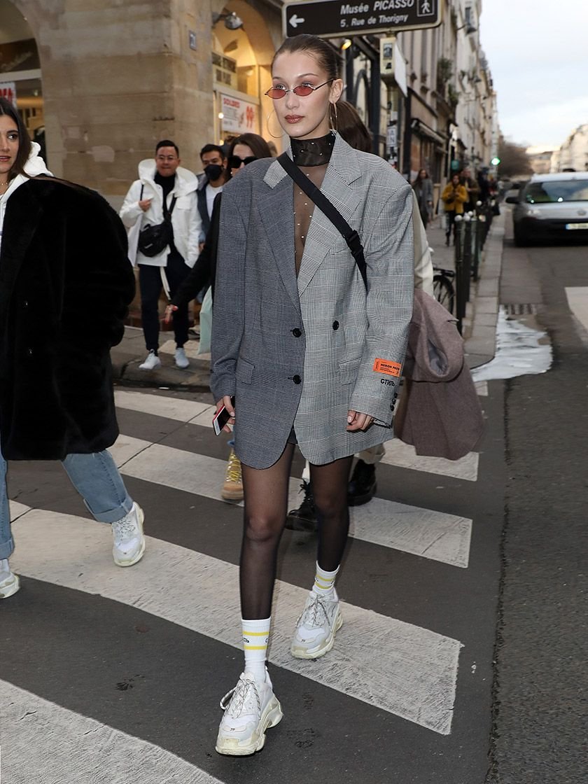 Белла Хадид Баленсиага