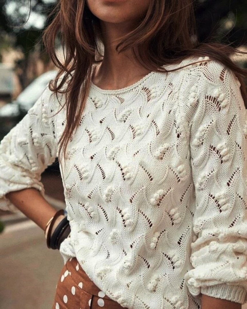 Белый свитер стильный женский