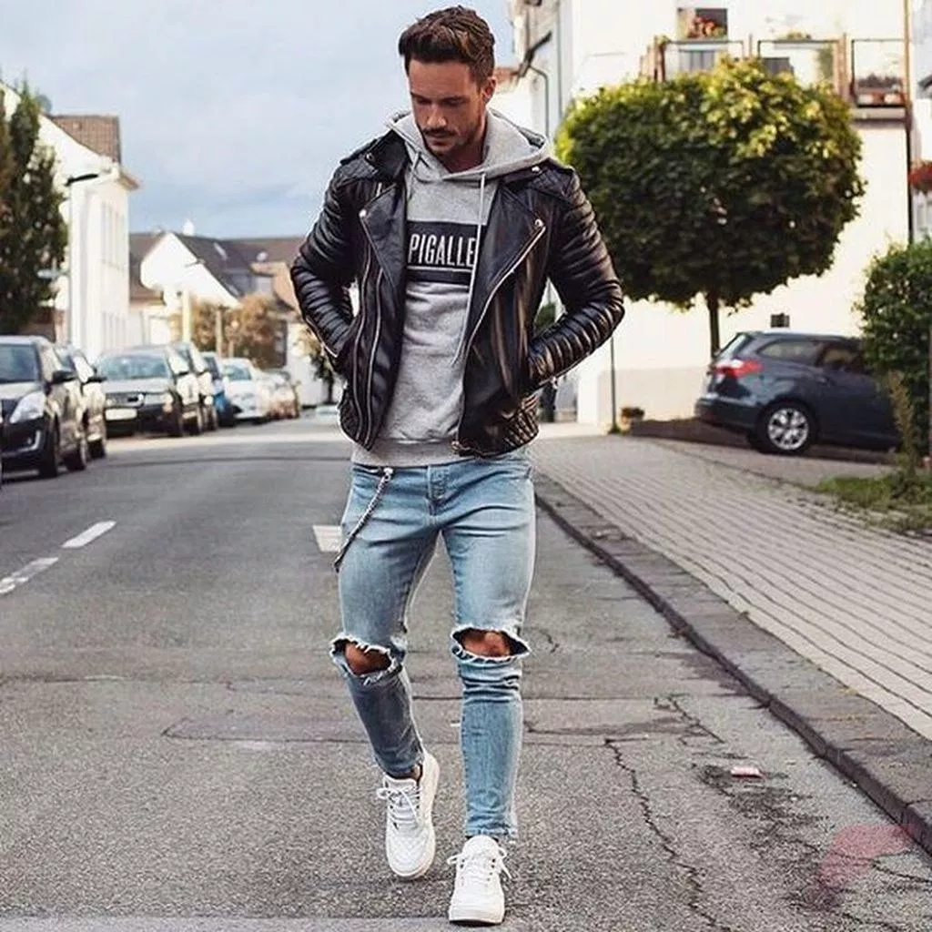 Мужчина в равных джинсах