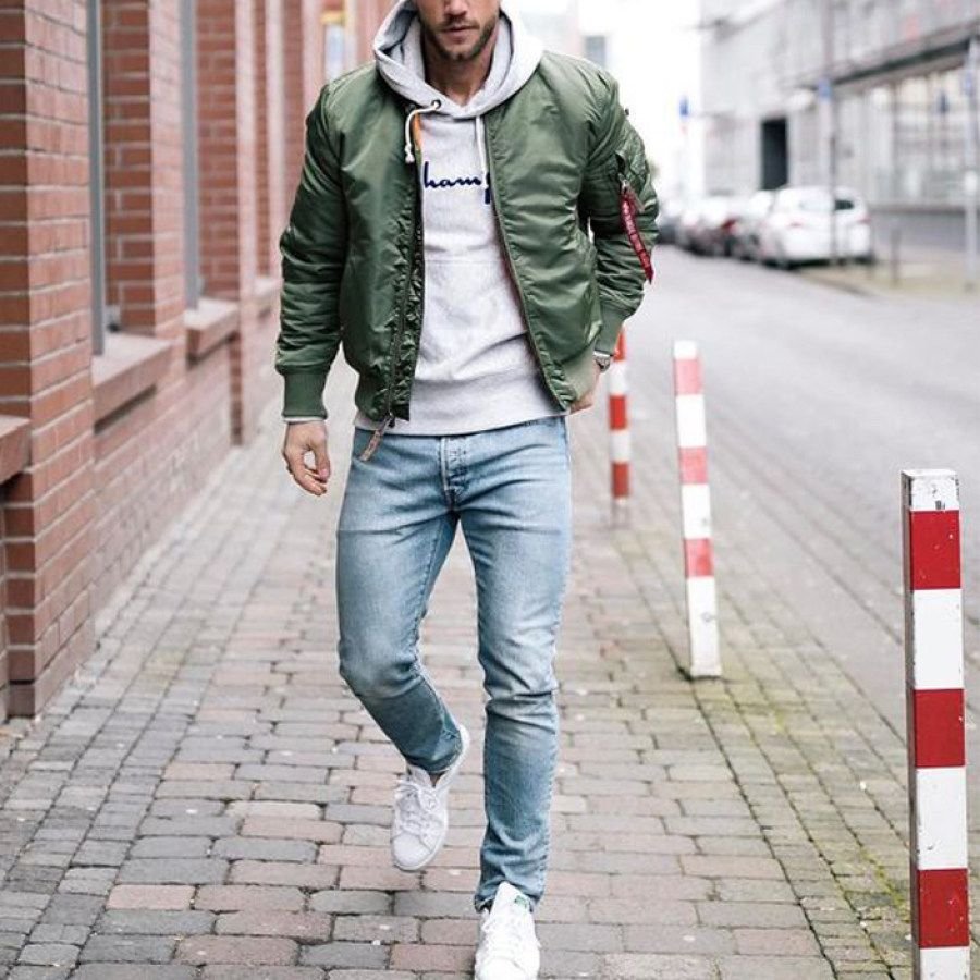 Кроссовки джинсы и куртка