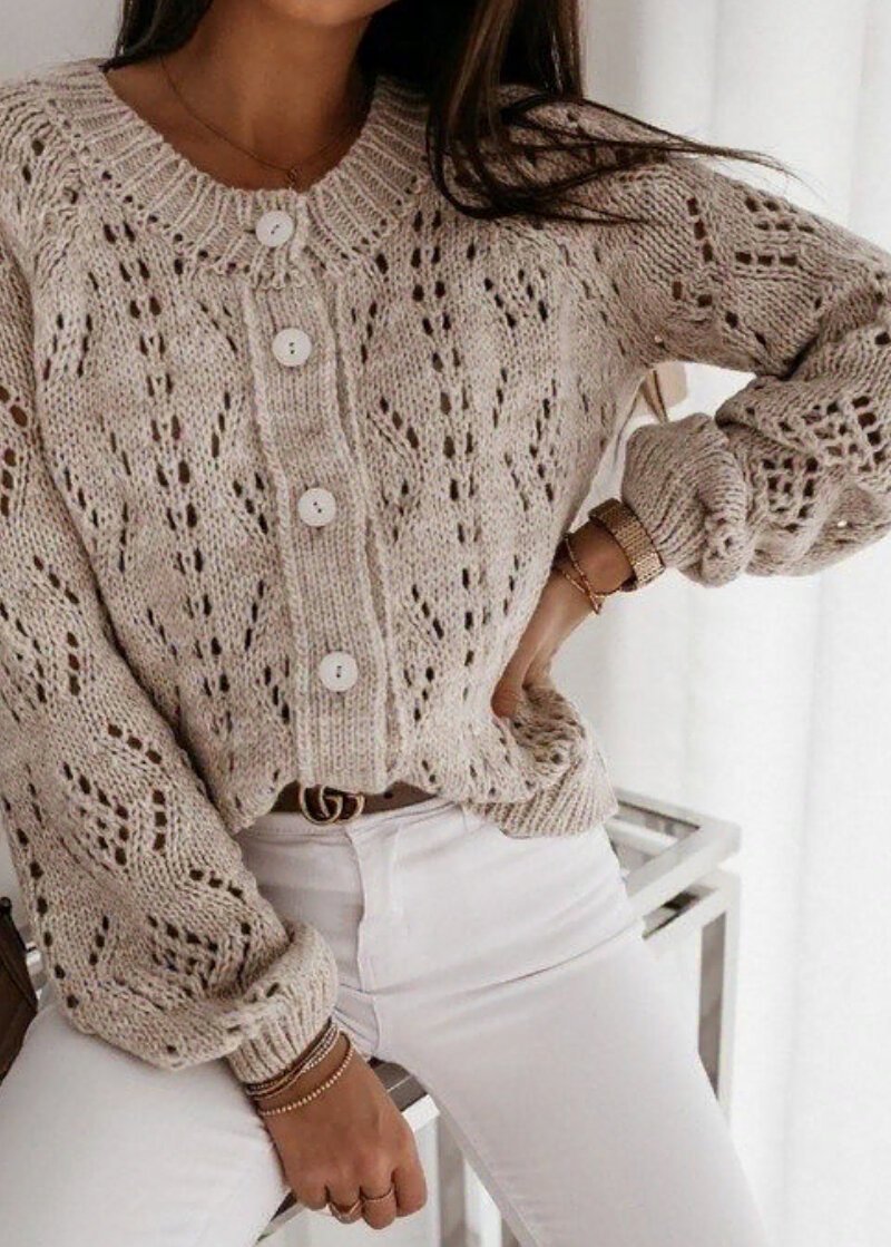 Объемный свитер с косами