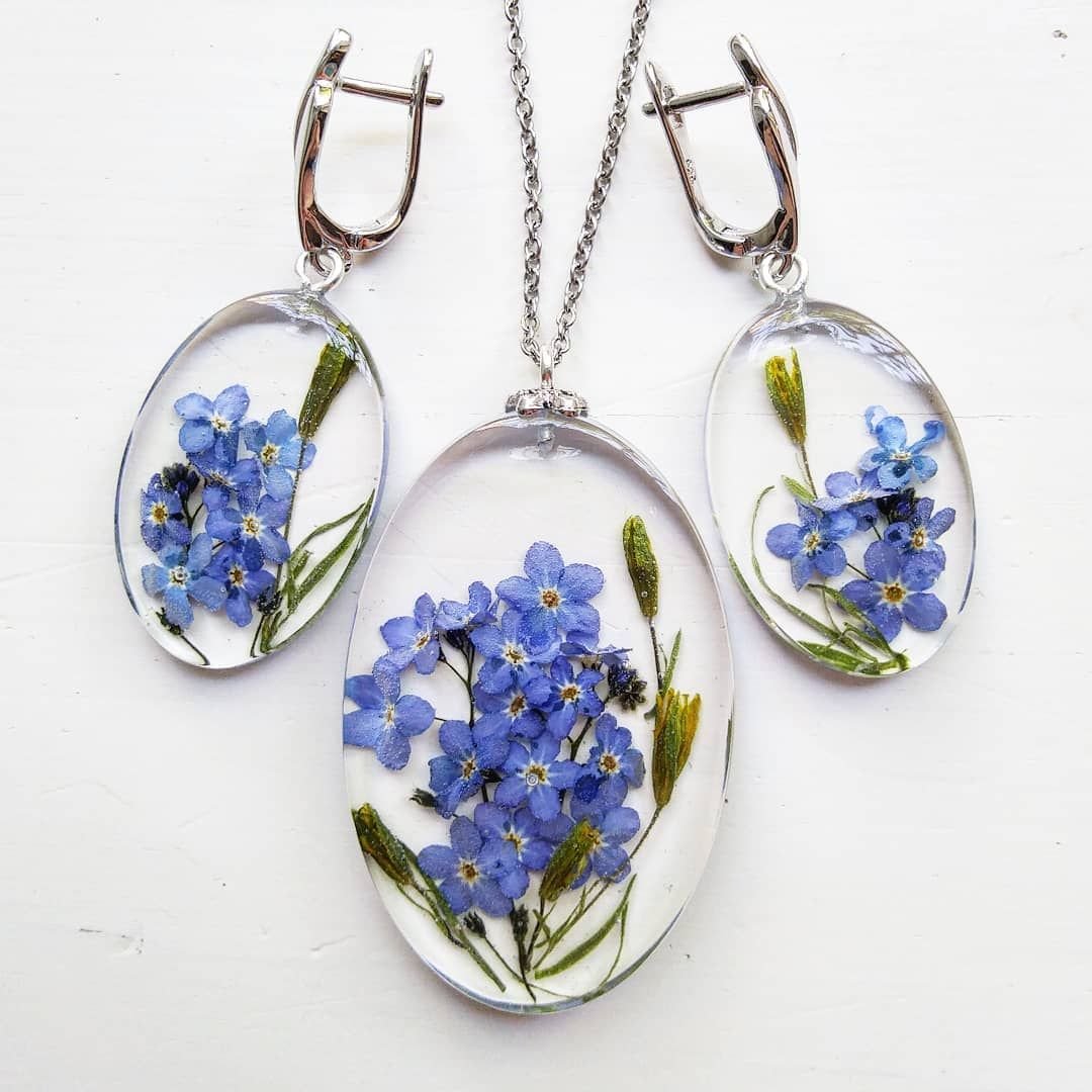 Украшения из смолы